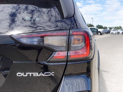 Used 2024 Subaru Outback Premium AWD/4WD image 6