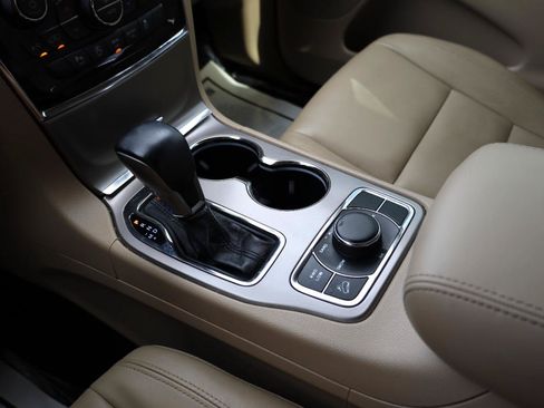 Used 2021 Jeep Grand Cherokee Limited w/ Sun & Sound Group AWD/4WD image 14