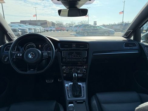 Used 2017 Volkswagen Golf R 4-Door AWD/4WD image 30