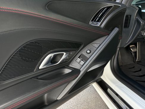 Used 2017 Audi R8 V10 w/ Carbon Exterior Package AWD/4WD image 26