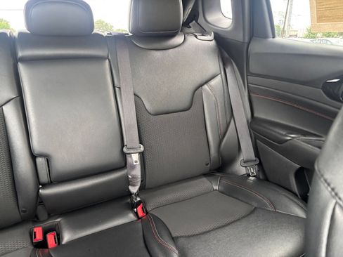 Used 2025 Jeep Compass Trailhawk AWD/4WD image 36
