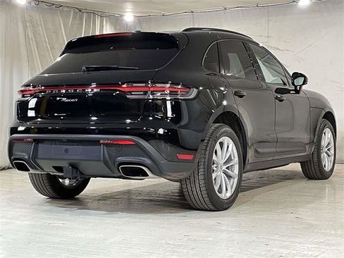 Used 2018 Porsche Macan image 55