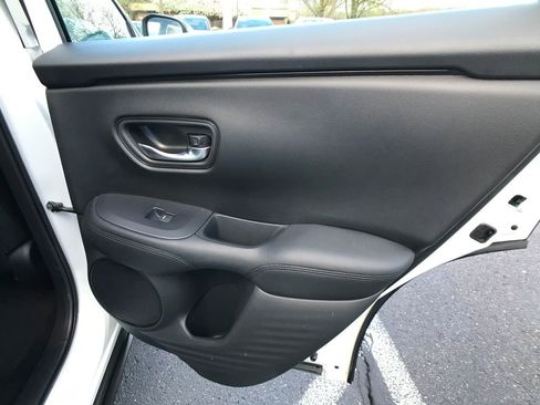 Certified 2023 Honda HR-V LX image 29