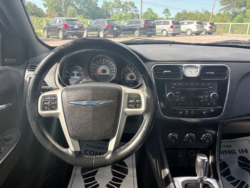 Used 2014 Chrysler 200 Limited FWD image 10