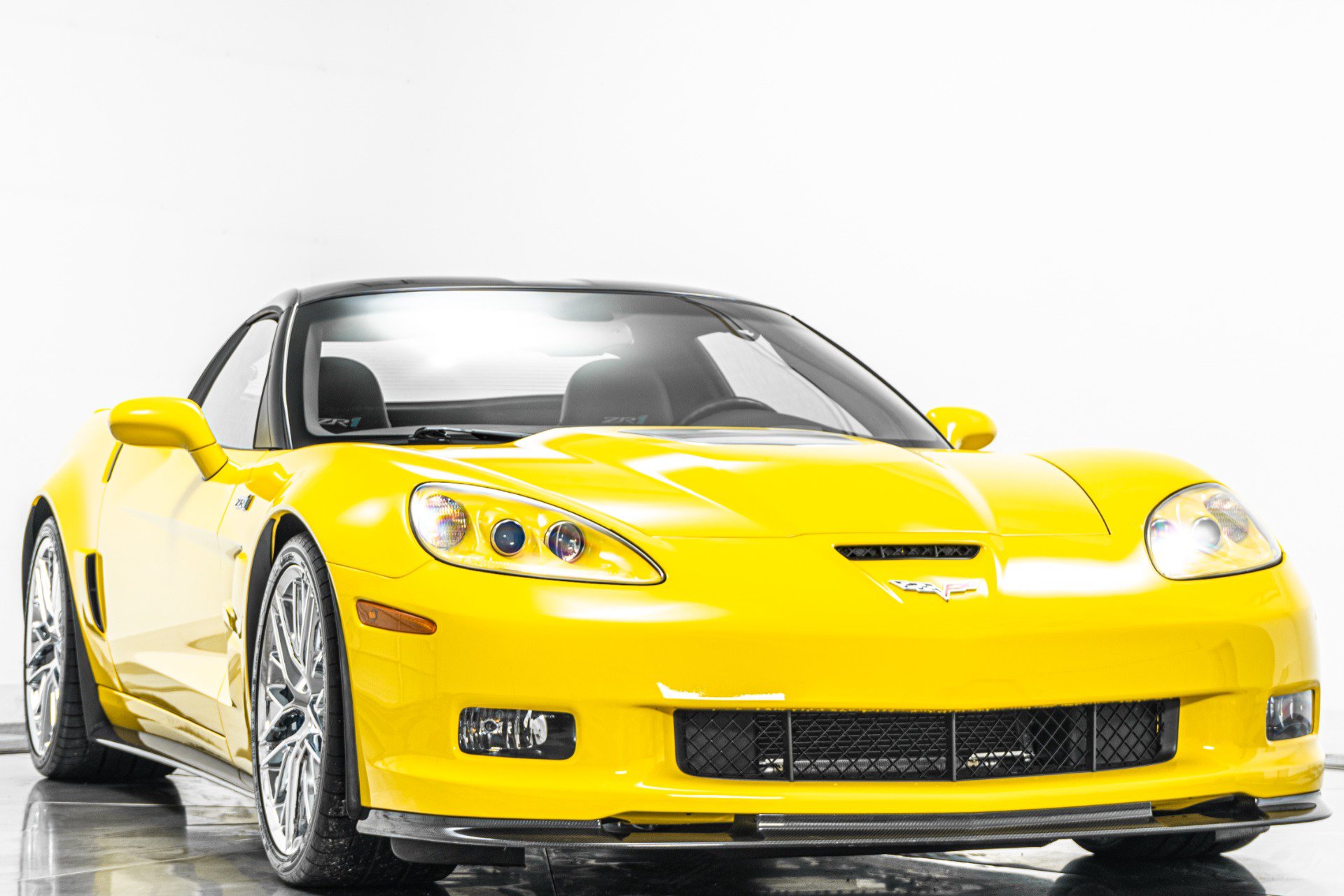 Used 2010 Chevrolet Corvette ZR1 w/ Preferred Equipment Group RWD image 3