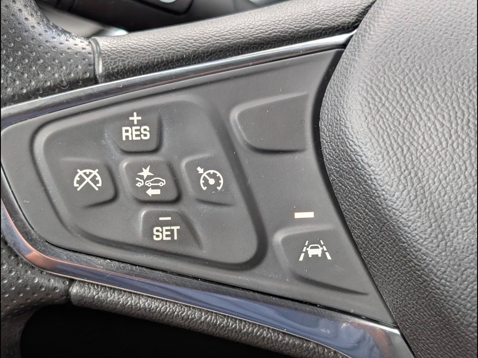 Used 2020 Chevrolet Equinox LT FWD image 15