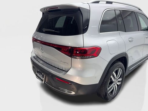 Used 2023 Mercedes-Benz EQB 300 4MATIC w/ Pinnacle Package image 18