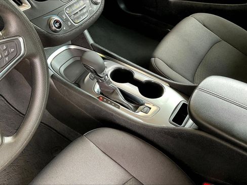 Used 2024 Chevrolet Malibu LT FWD image 17