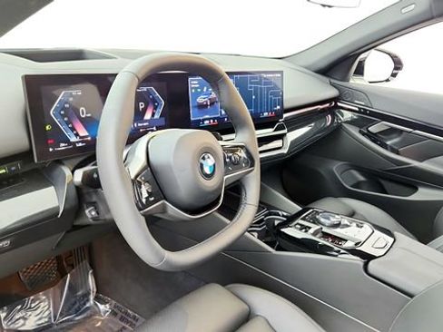 Used 2026 BMW 530i RWD image 30