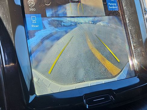 Used 2025 Volvo XC60 B5 Ultra w/ Protection Package Premier image 9