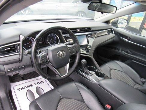 Used 2018 Toyota Camry SE w/ Moonroof Package FWD image 17