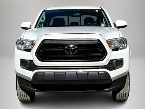 Used 2023 Toyota Tacoma SR image 3