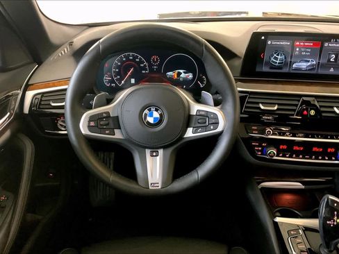 Used 2019 BMW 530i xDrive w/ Executive Package image 5