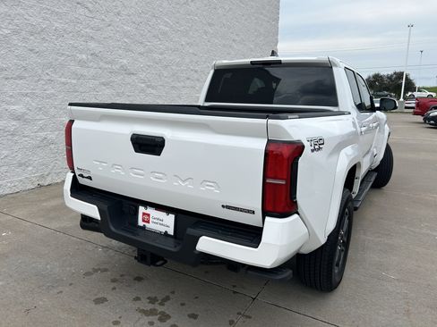 Certified 2025 Toyota Tacoma TRD Sport AWD/4WD image 7