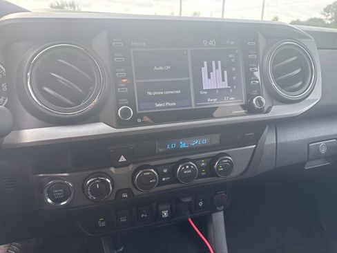 Used 2021 Toyota Tacoma TRD Sport w/ Technology Package AWD/4WD image 19
