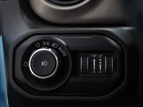 Used 2019 Jeep Wrangler Sport AWD/4WD image 7