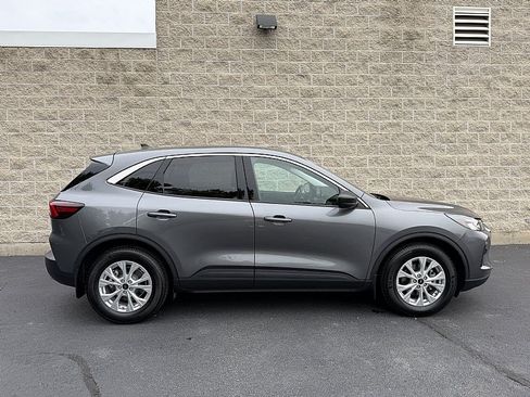 Used 2024 Ford Escape Active FWD image 2