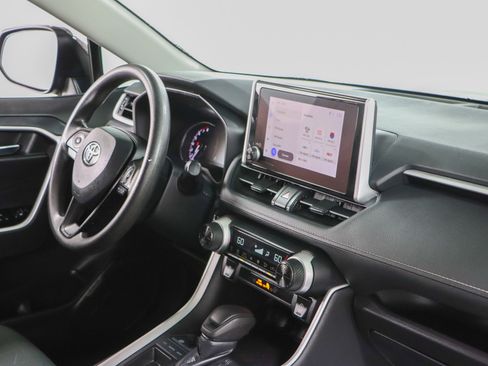 Used 2024 Toyota RAV4 XLE FWD image 25
