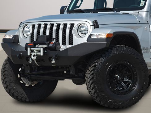 Used 2023 Jeep Gladiator Overland image 7