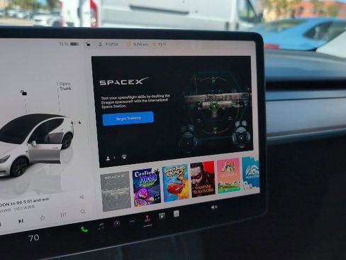 Used 2024 Tesla Model Y Long Range image 18