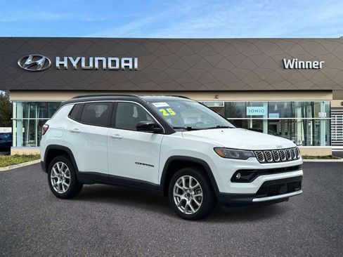 Used 2025 Jeep Compass Limited AWD/4WD image 5