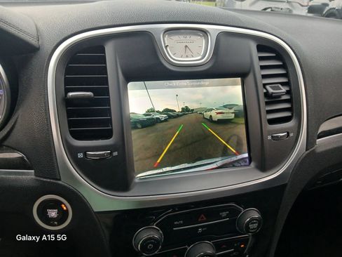 Used 2017 Chrysler 300 C AWD/4WD image 31