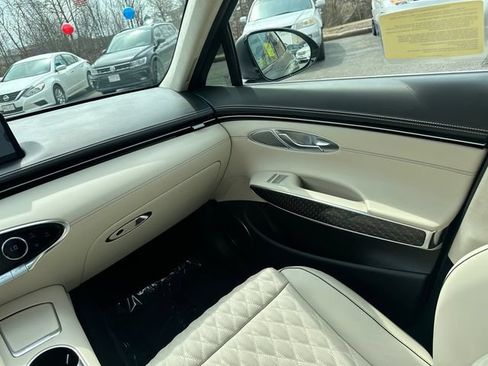Used 2025 Genesis GV70 3.5T Sport w/ Sport Prestige Package AWD/4WD image 22