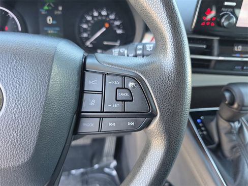 Used 2022 Toyota Sienna LE image 20