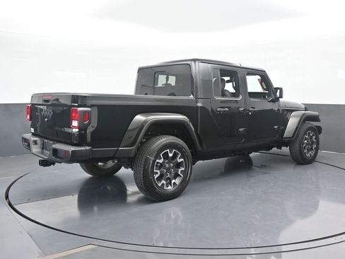 Used 2024 Jeep Gladiator Sport w/ Premium Package image 6
