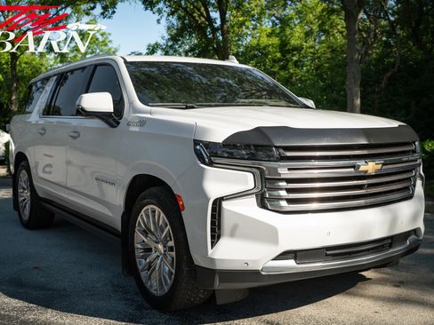Used 2023 Chevrolet Suburban High Country AWD/4WD image 5