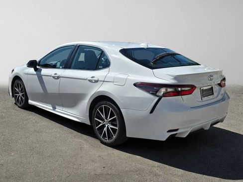 Used 2023 Toyota Camry SE FWD image 5