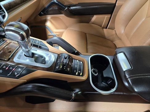 Used 2017 Porsche Cayenne S AWD/4WD image 29