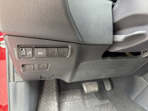 Used 2022 Toyota Corolla Cross LE FWD image 16