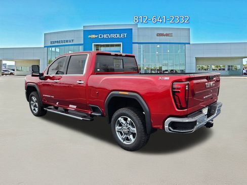Used 2025 GMC Sierra 3500 SLT image 5