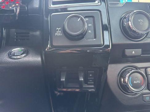 Used 2017 Ford F250 Lariat w/ Lariat Ultimate Package image 18