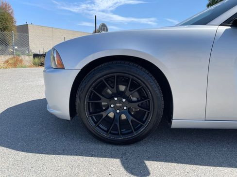 Used 2012 Dodge Charger SXT RWD image 32