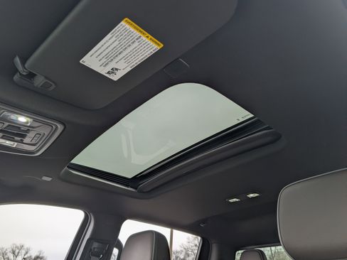 Used 2024 GMC Sierra 2500 Denali w/ Denali Reserve Package image 15