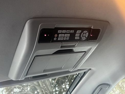 Used 2017 Honda Pilot Touring image 45