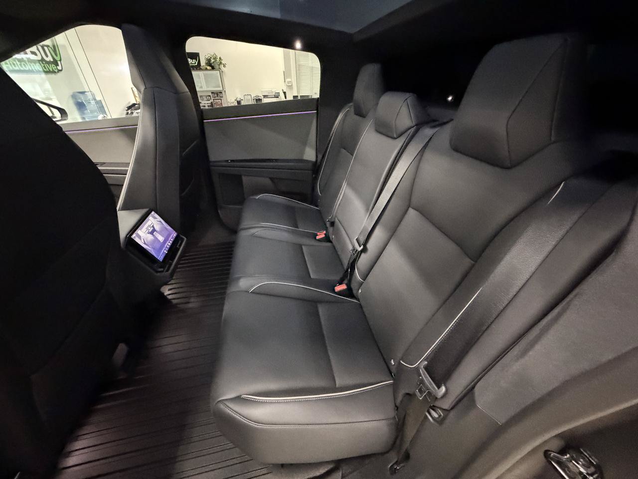 Used 2024 Tesla Cybertruck AWD Crew Cab image 13