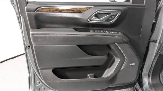 Used 2023 Chevrolet Suburban Premier AWD/4WD image 13