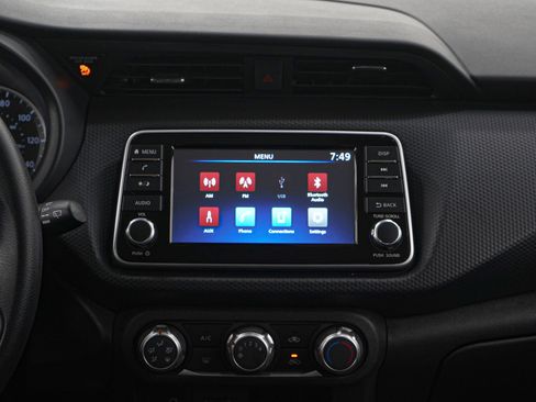 Used 2024 Nissan Kicks S FWD image 15