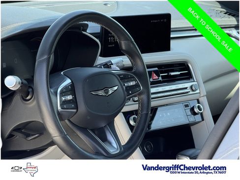 Used 2025 Genesis G70 2.5T RWD image 12