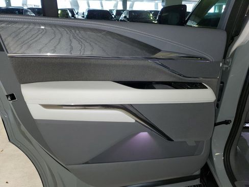 New 2026 Cadillac Escalade IQL Luxury AWD/4WD image 9