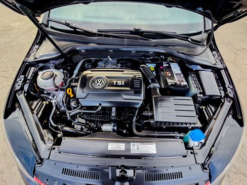 Used 2019 Volkswagen GTI SE image 37