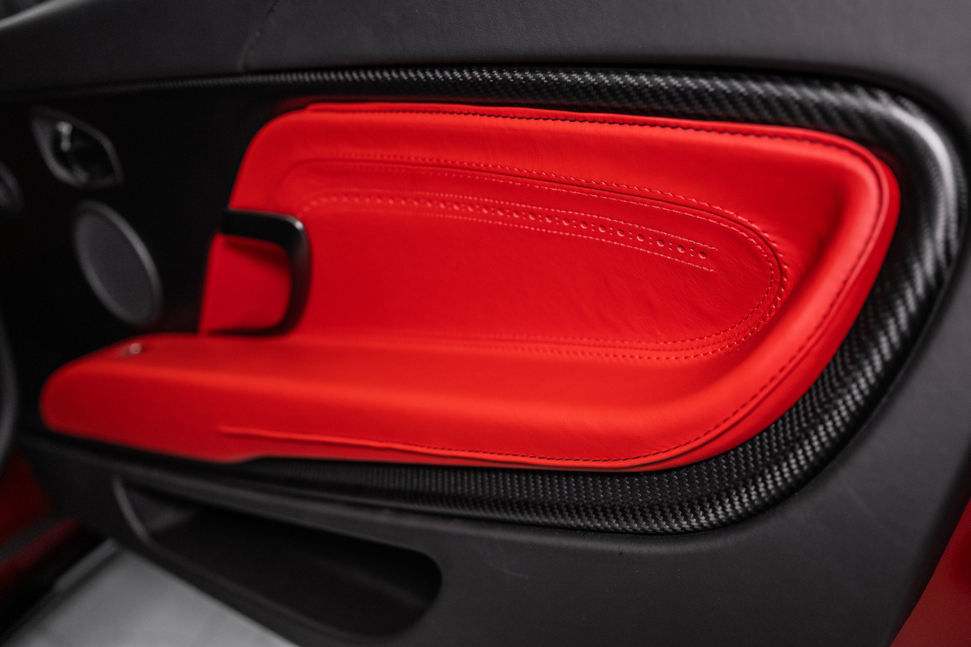 Used 2023 Aston Martin DB11 Coupe RWD image 37