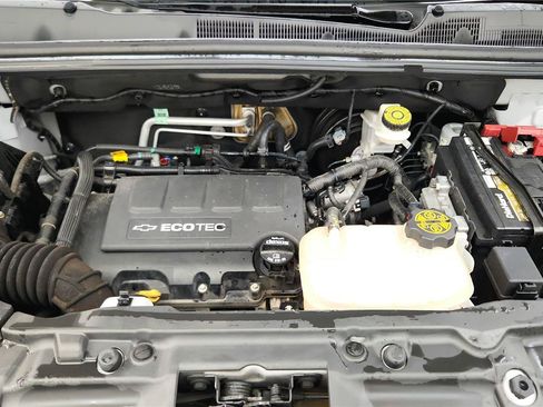 Used 2019 Chevrolet Trax LT w/ LT Convenience Package FWD image 20