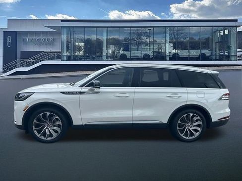 New 2026 Lincoln Aviator Reserve RWD image 4