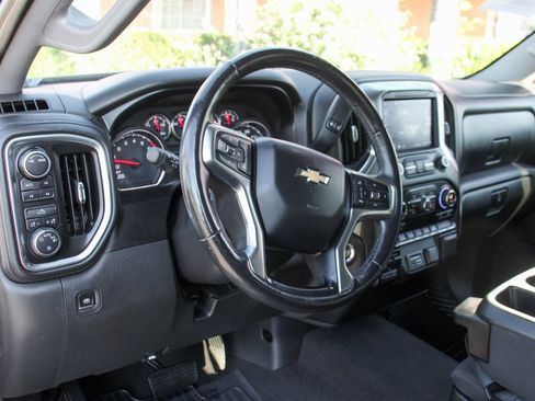 Used 2020 Chevrolet Silverado 1500 LT w/ All-Star Edition image 17