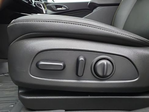 Used 2025 Chevrolet Trax ACTIV w/ Driver Confidence Package FWD image 19