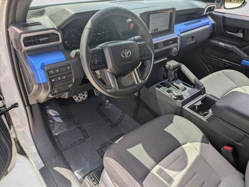 Used 2025 Toyota Tacoma TRD Sport AWD/4WD image 9